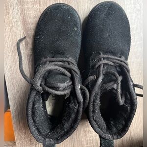 Used girls black Uggs